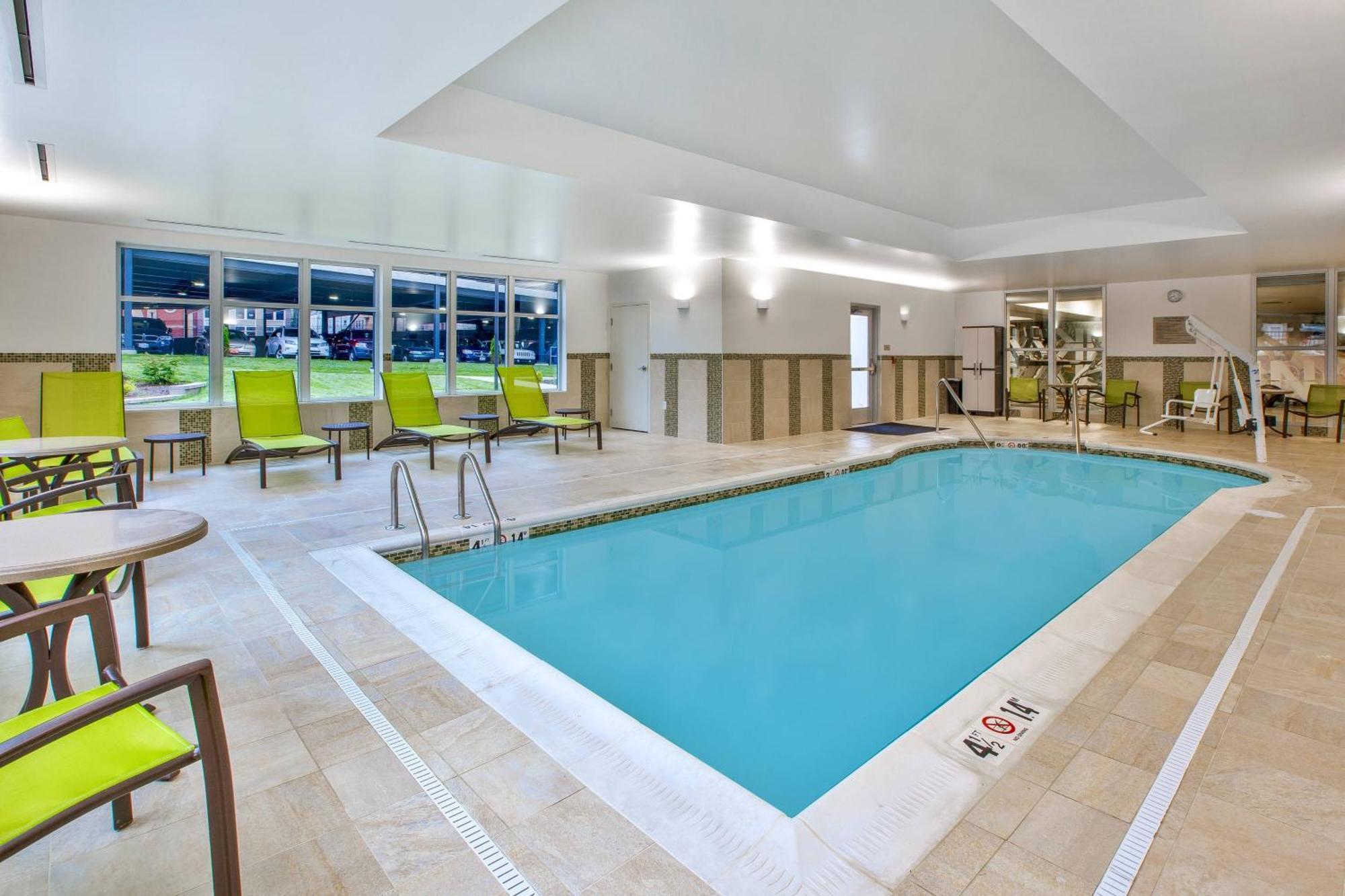 Springhill Suites By Marriott Pittsburgh Butler/Centre City Exterior photo