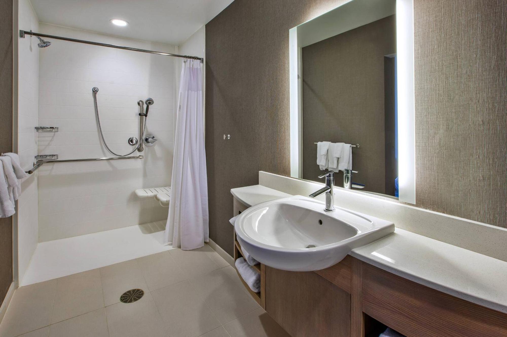 Springhill Suites By Marriott Pittsburgh Butler/Centre City Exterior photo