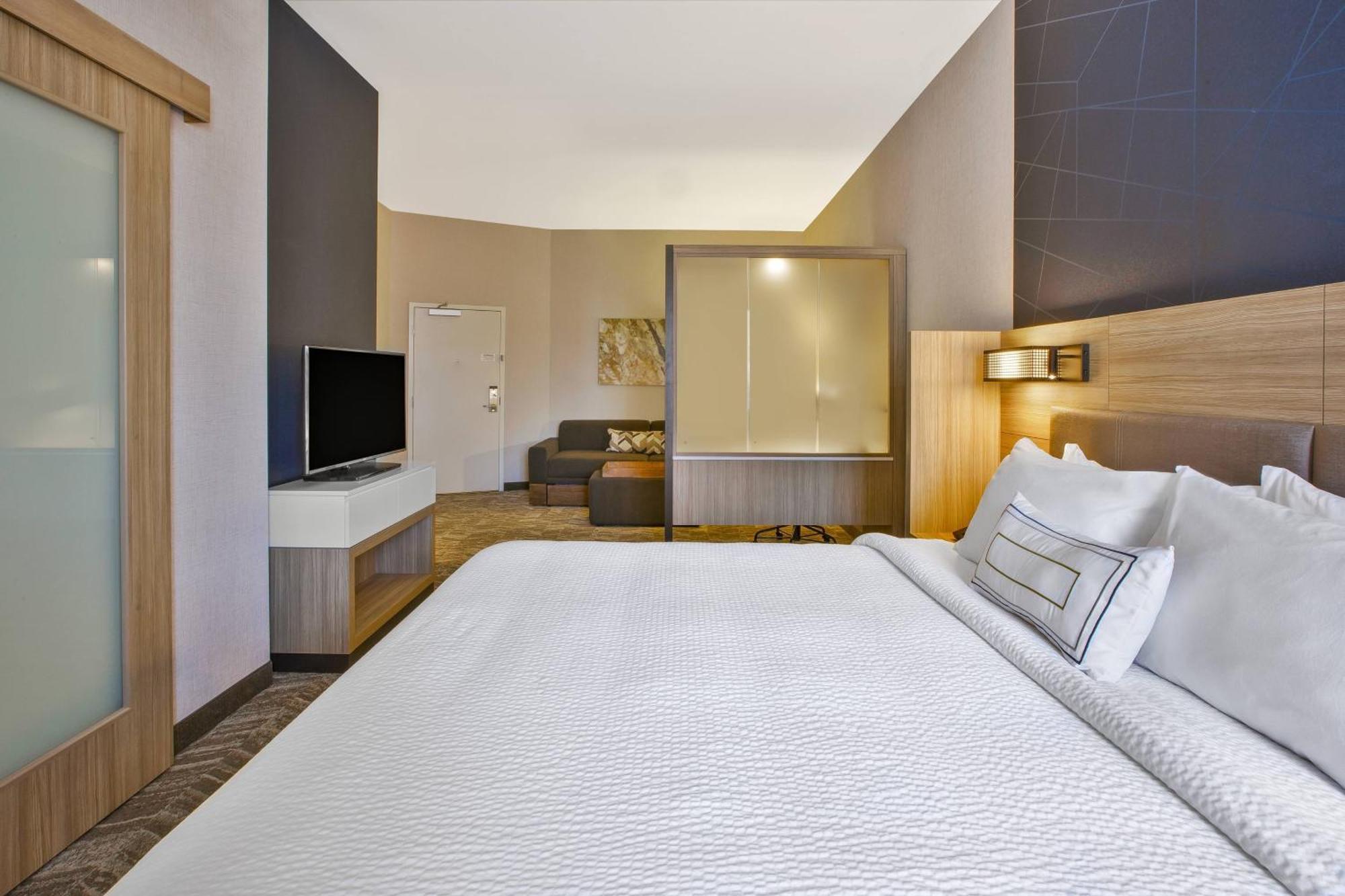 Springhill Suites By Marriott Pittsburgh Butler/Centre City Exterior photo